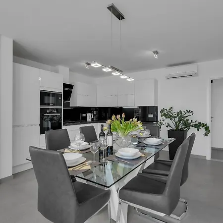 Oscar Prázdninový dům