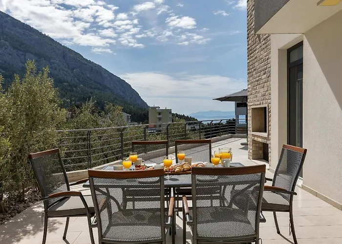 別荘 Oscar マカルスカ